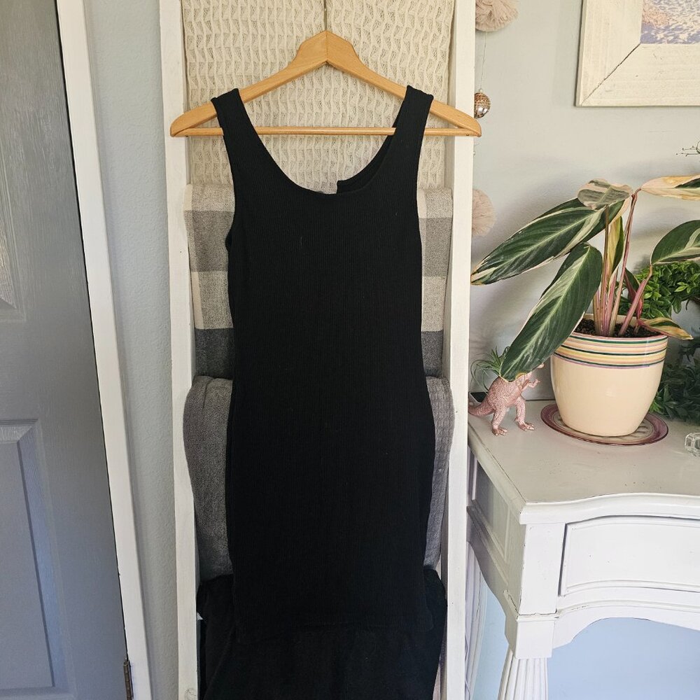 Love Tree Black Ribbed Tank Dress – Size Large, Sleeveless V-Neck Fit - Picture 3 of 3